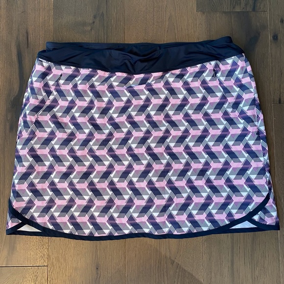 Nivo Golf Skort - Picture 1 of 4